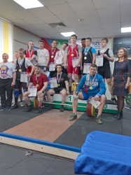 В Коряжме состоялся областной турнир по тяжелой атлетике памяти Пинежанинова Ю.Н. 